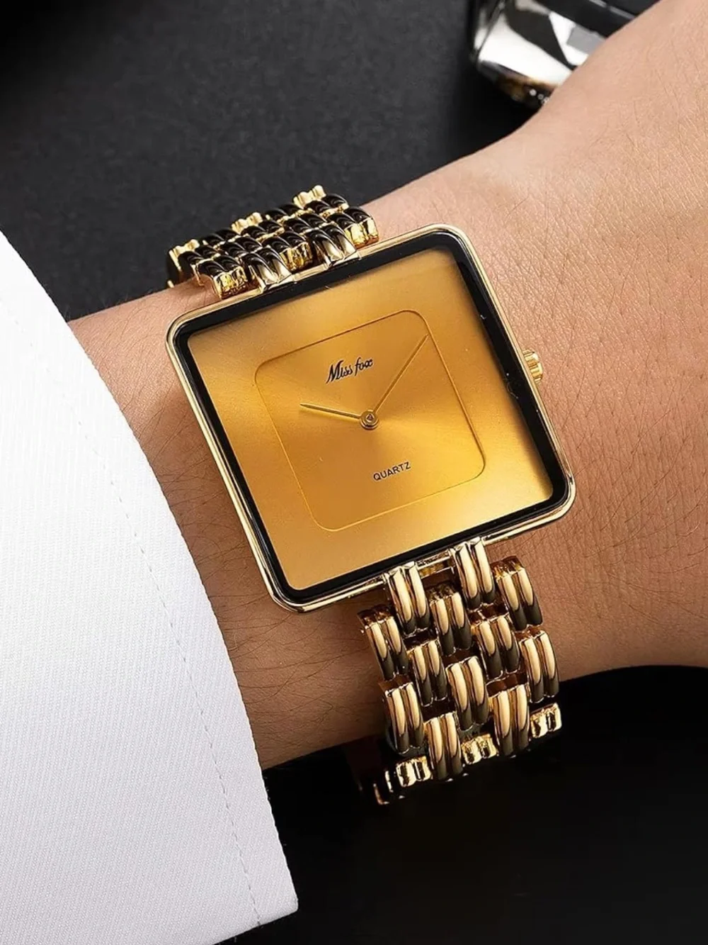 The Unbranded Brand elegant gold